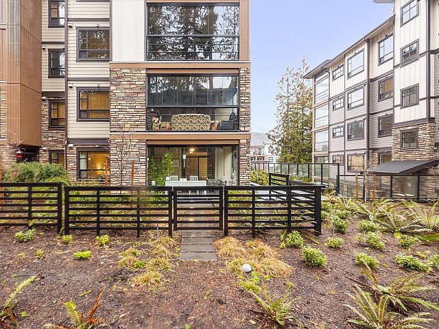 104 14588 Mcdougall Drive Surrey, British Columbia