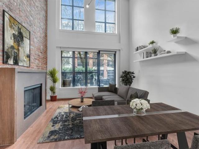 104 1 Homer Street, Vancouver, BC, V6B 2Y9 townhouse for sale | Listing ID R3016 | Royal LePage