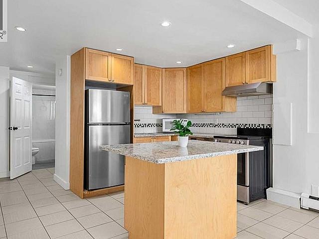 104, 2111 14 Street Sw Calgary, Alberta