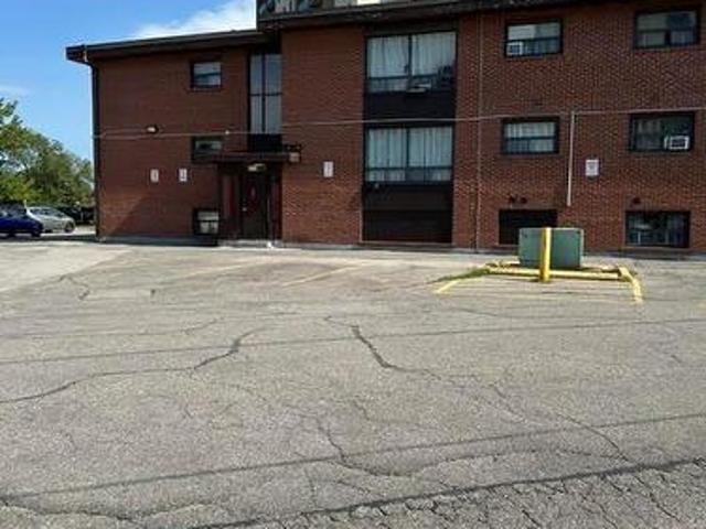 104 211 Nonquon Road N, Oshawa, ON, L1G 3S7 house for lease | Listing ID E13563 | Royal LePage