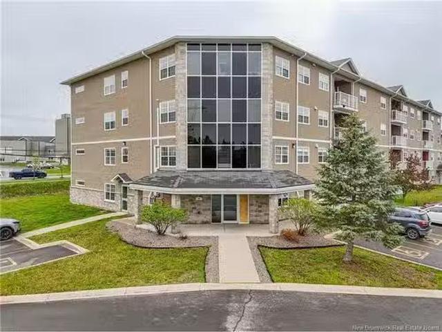 104 700 Cliffe St, Fredericton, NB, E3A 5V2 house for sale.