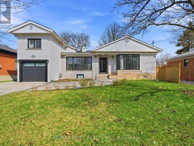 104 Great Oak Drive, Toronto, ON, M9A 1N5 house for sale | Listing ID W12985 | Royal LePage