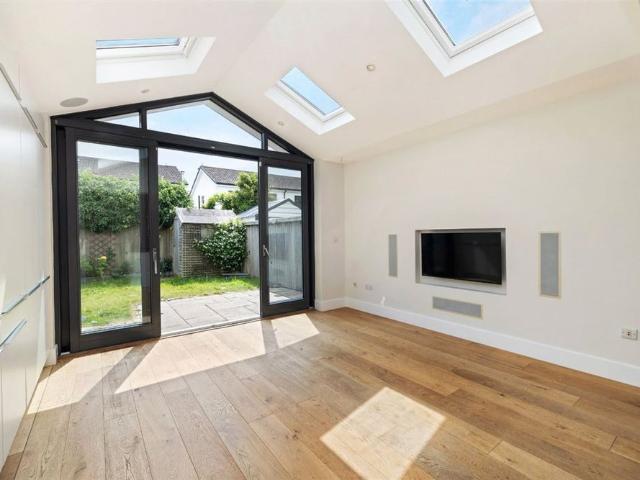 104 Eaton Wood Grove, Shankill, Dublin 18