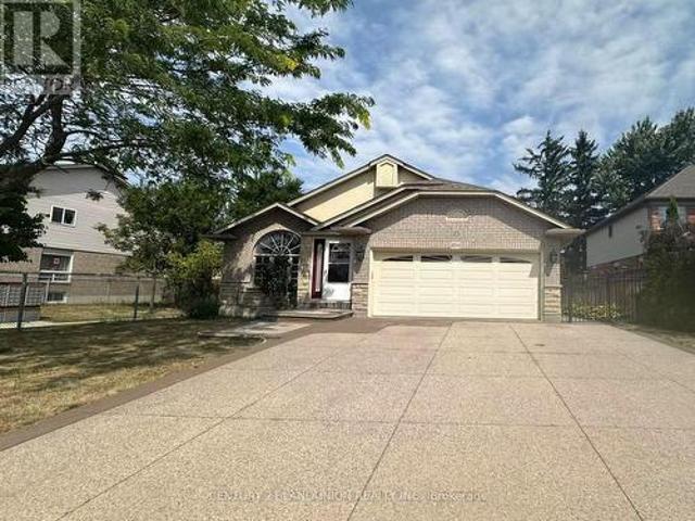 104 Hepburn Crescent, Hamilton, ON, L9C 7S5 house for lease | Listing ID X13568 | Royal LePage