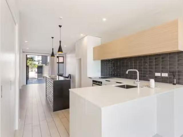 10/4 Stables Lane, Silverdale, Rodney
