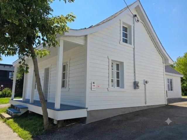 104 Rue St Louis, Saint Eustache, QC, J7R 1X7 house for lease | Listing ID 17071 | Royal LePage