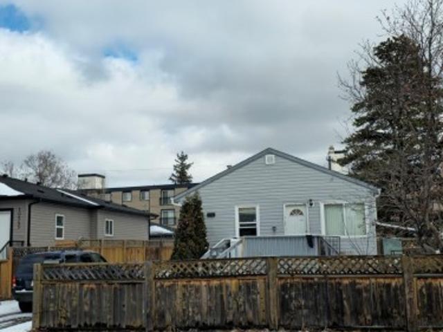 10541 Street, Edmonton, AB, T5P 2V7 house for sale | Listing ID E4478 | Royal LePage