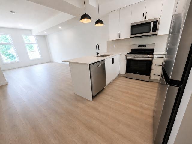 10545 M 150 Street NW 3 Bedroom Apartment for Rent at 10545 150 St Nw, Edmonton, AB T5P 1P9 Canora