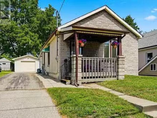 1054 Florence Street, London East East M, ON, N5W 2M8 hous.
