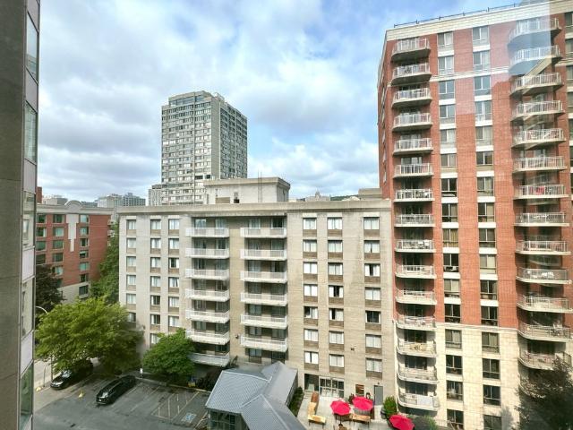 1055 Rue St Mathieu Montréal Ville Marie, QC H3H