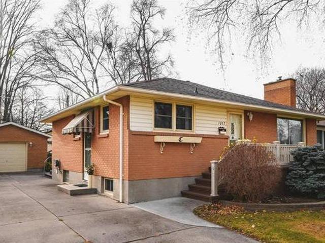 1057 ST LAURENT DRIVE Sarnia Ontario
