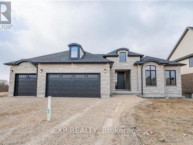 1050 Walton Avenue, North Perth, ON, N4W 3S2 house for sale | Listing ID X12631 | Royal LePage