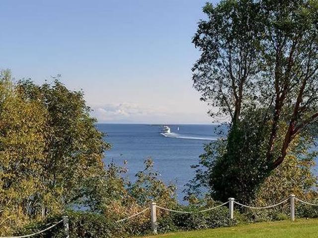 1052560 Departure Bay Road Nanaimo BC Apt Condo For Sale REW