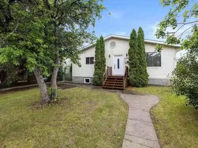 10534 74 St Nw, Edmonton, AB, T6A 2Y5 house for sale Listin.