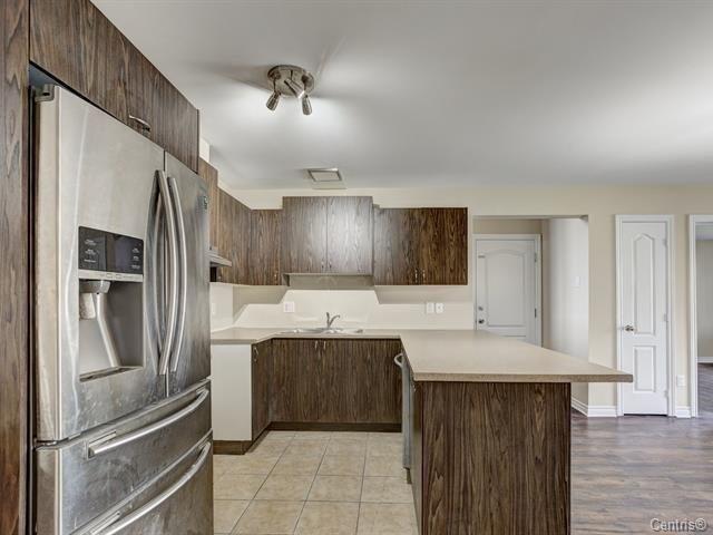 1053 Rue Guy Burelle, H7W 0G3, H7W 0G3, Laval