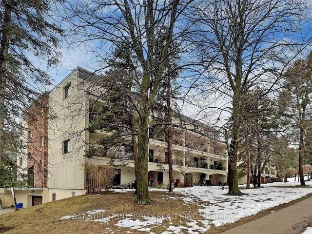 107 3 Don Mills Road, North York | 3Beds/2Bath, Townhouse, $2,800/mo | Condos. Ca