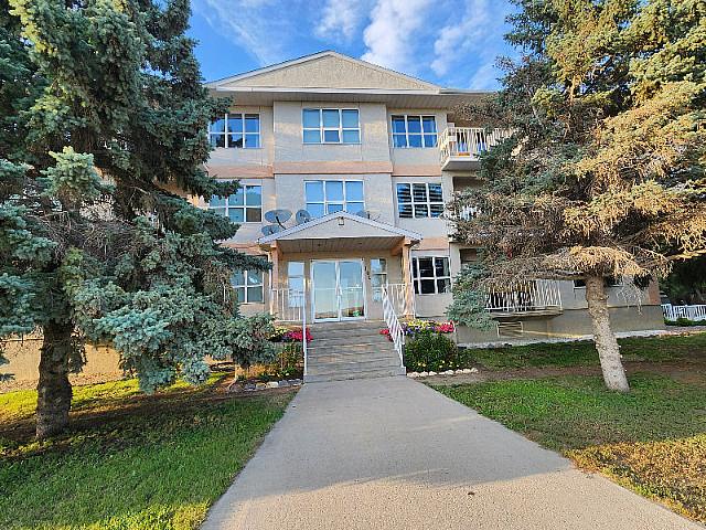 #105 102 1st Ave Caronport, Sk