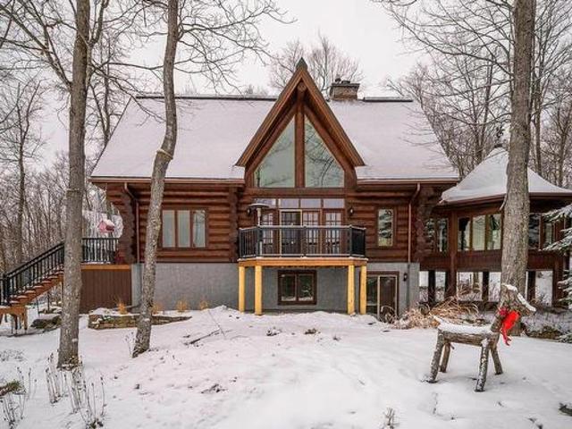 105 Ch. Des Ancêtres, Mont Tremblant, QC, J8E 1H4 Luxury House for sale | Listing ID 28667 | Royal LePage Carriage Trade Luxury Properties