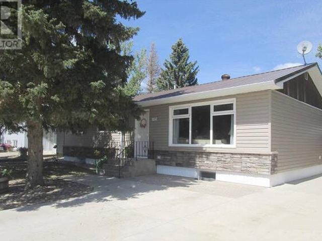 105 Assiniboia AVENUE Assiniboia Saskatchewan