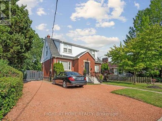 105 Glenridge Avenue, St. Catharines, ON, L2R 4X5 house for sale | Listing ID X13486 | Royal LePage