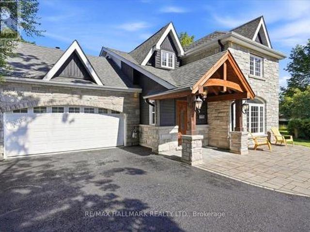 105 Duckworth Street, Barrie, ON, L4M 3V9 house for sale | Listing ID S13542 | Royal LePage