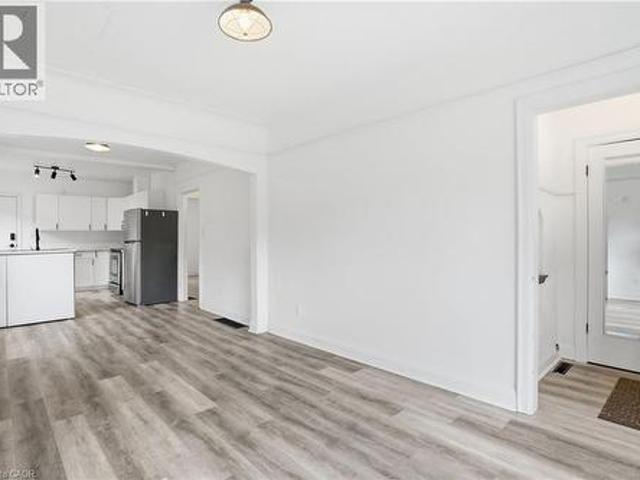 105 Longwood Road N Unit# 1, Hamilton, ON, L8S 3V5 house for lease | Listing ID 40826 | Royal LePage
