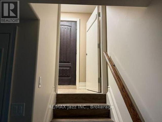 105 Scott Street, Whitby Blue Grass Meadows, ON, L1N 3L2 house for lease | Listing ID E13715 | Royal LePage