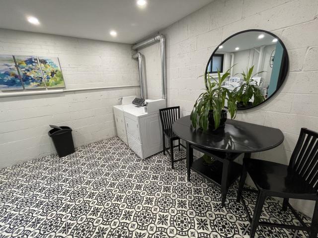 105 Rosemount Ave. 1 Bedroom Apartment for Rent at 105 Rosemount Ave, Ottawa, ON K1Y 1P5 Hintonburg