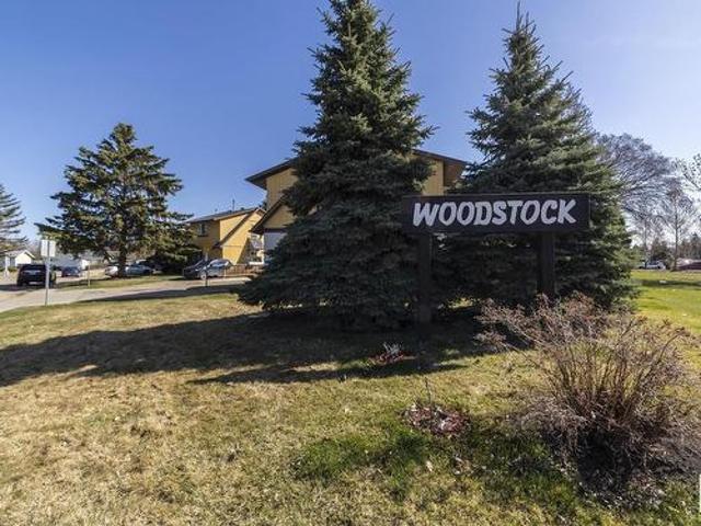 105 Woodstock, Edmonton, AB, T5T 0H6 townhouse for sale | Listing ID E4433 | Royal LePage