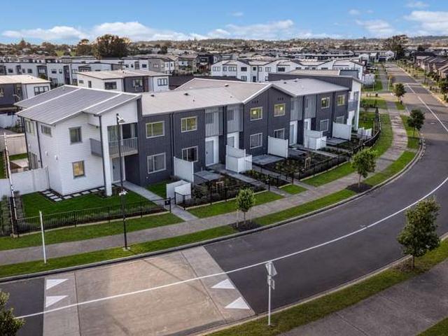105 Waituarua Drive, Conifer Grove, Papakura