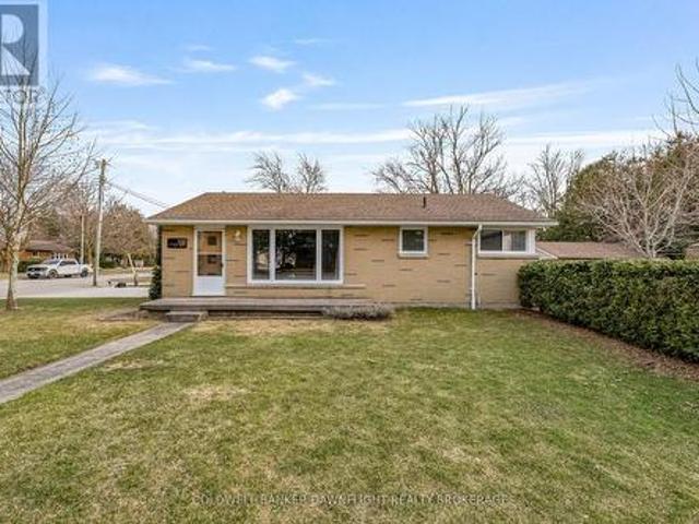 105 Wellington Street W, South Huron Exeter, ON, N0M 1S2 house for lease | Listing ID X13430 | Royal LePage