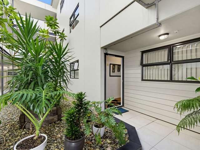 106/5 Newelm Lane, Flat Bush, Manukau City