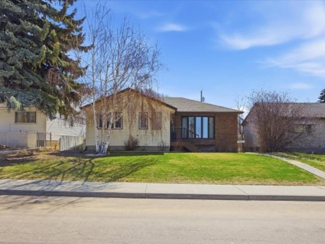 1066 Street, Edmonton, AB, T6A 2N9 house for sale | Listing ID E4497 | Royal LePage
