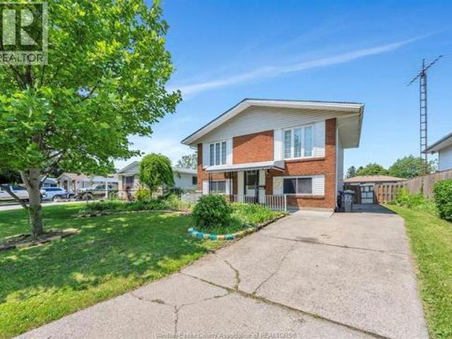 10670 Lambeth Road, Windsor, ON, N8R 1C9 house for sale | Listing ID 26016 | Royal LePage