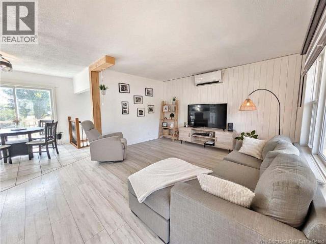 1060 Rue Louis G. Daigle, Tracadie, NB E1X1C2 House For Sale | RE/MAX | NB127185