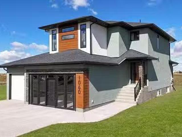 1060 West Park Boulevard, Moose Jaw, SK, S6J 0E6 house for s.