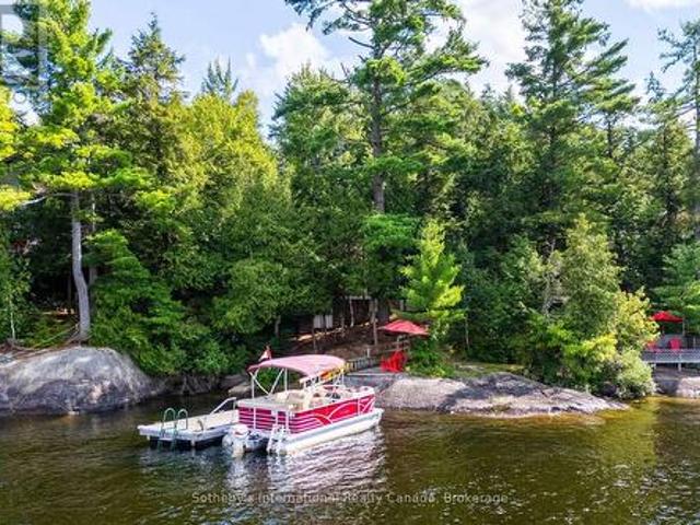 1061 Hurling Point Road, Muskoka Lakes. Wood Muskoka Lakes, ON, P0C 1A0 house for sale | Listing ID X13706 | Royal LePage