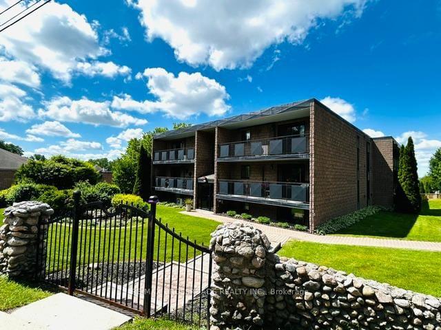 106 74 The Queensway South Road, Keswick | 3Beds/1Bath, Condo, $424,900 | Condos. Ca