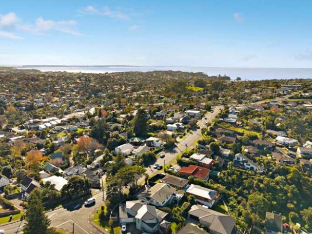106 Carlisle Road, Browns Bay, North Shore City