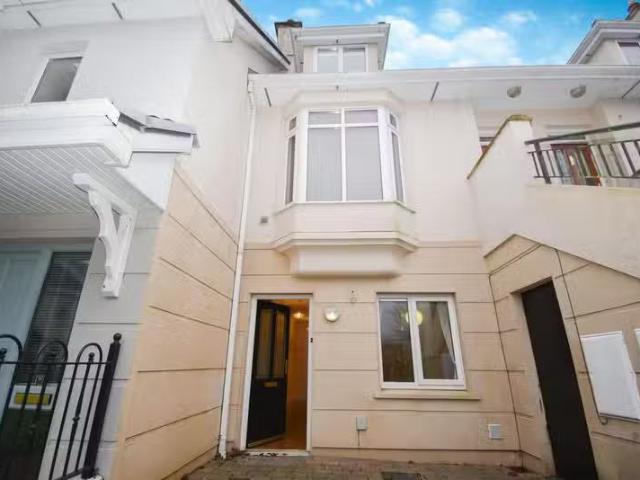 106 Clonlea, Mount Oval Village, Rochestown, Co. Cork, T12WF98.