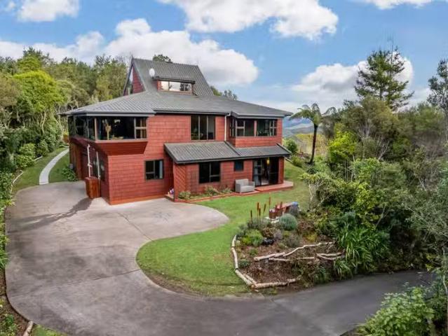 106 Avro Road, Blue Mountains, Upper Hutt City For Sale
