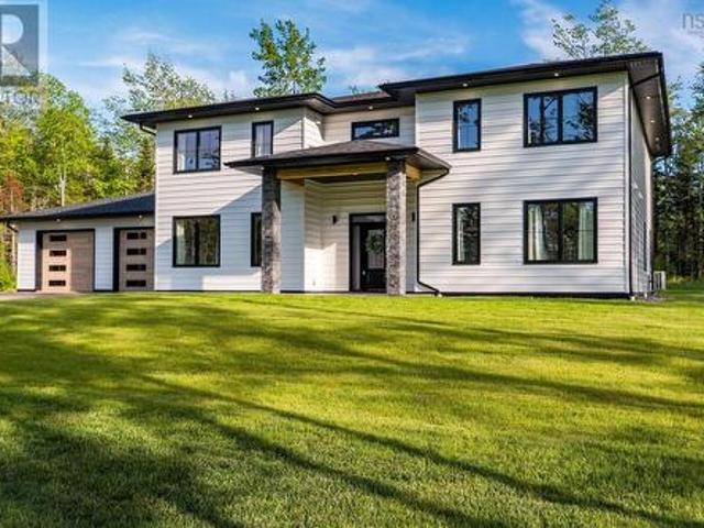 106 Edward Dr, Enfield, NS, B2T 1H8 Luxury House for sale | Listing ID 202617 | Royal LePage Carriage Trade Luxury Properties