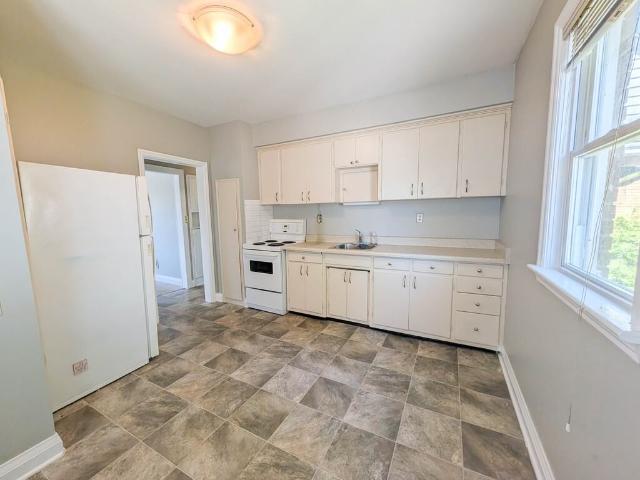 106 Haig Street 1 2 Bedroom Apartment for Rent at 106 Haig St, St. Catharines, ON L2R 6L2 York Haig