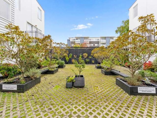 10/6 Islington Avenue, New Lynn, Waitakere City