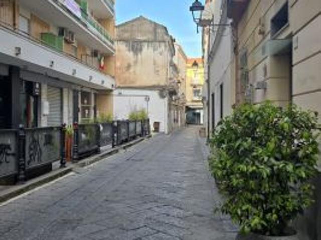 106 mq in Via Majelli Centro Storico con affaccio sulla Flora della Reggia
