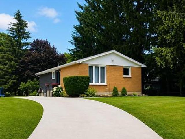 106 Sunset Crescent, North Huron Wingham, ON, N0G 2W0 house for sale | Listing ID X13585 | Royal LePage