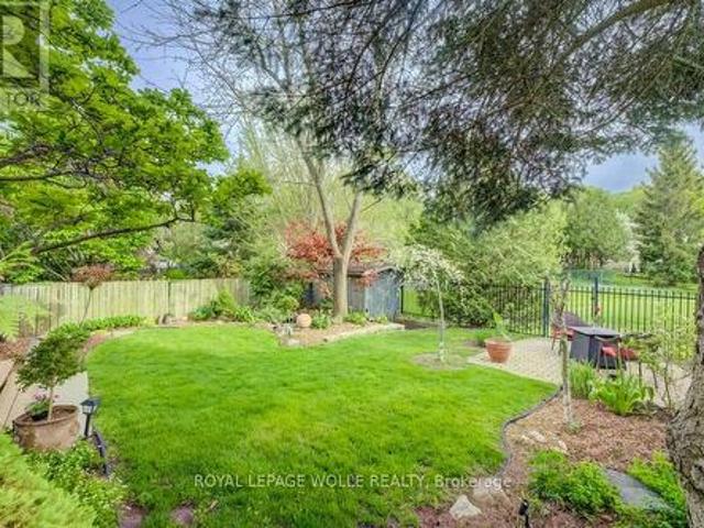 106 Parkland Crescent, Waterloo, ON, N2N 1S4 house for sale | Listing ID X13154 | Royal LePage