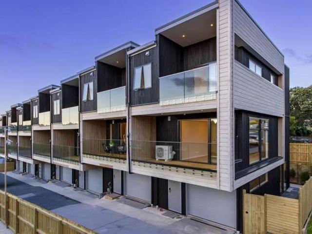 106C Coronation Rd, Hillcrest, North Shore City