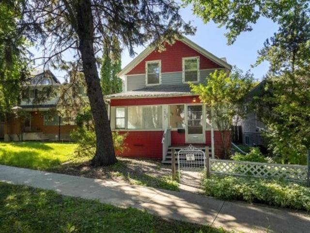 10747 University Avenue Nw, Edmonton, AB, T6E 4P8 house for sale | Listing ID E4505 | Royal LePage