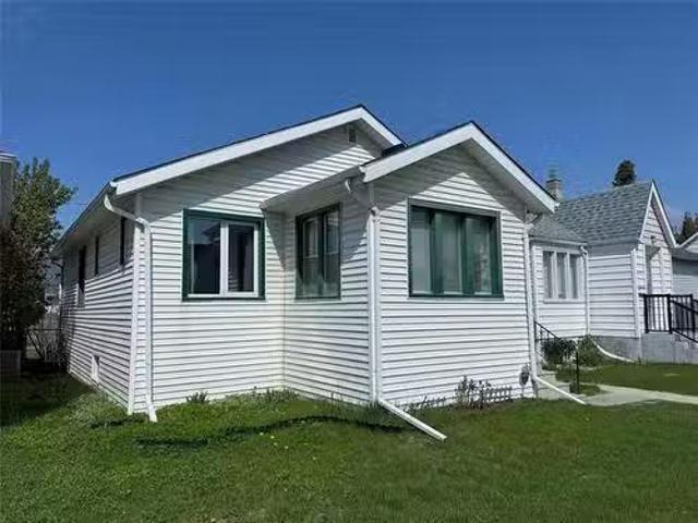 1076 Spruce St, Winnipeg, MB, R3G 3A3 house for sale Listin.